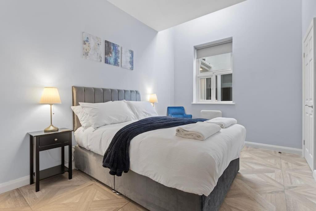 Modern Apartment Off-Road Parking-Twin Room Suite 4 Nottingham Exteriör bild