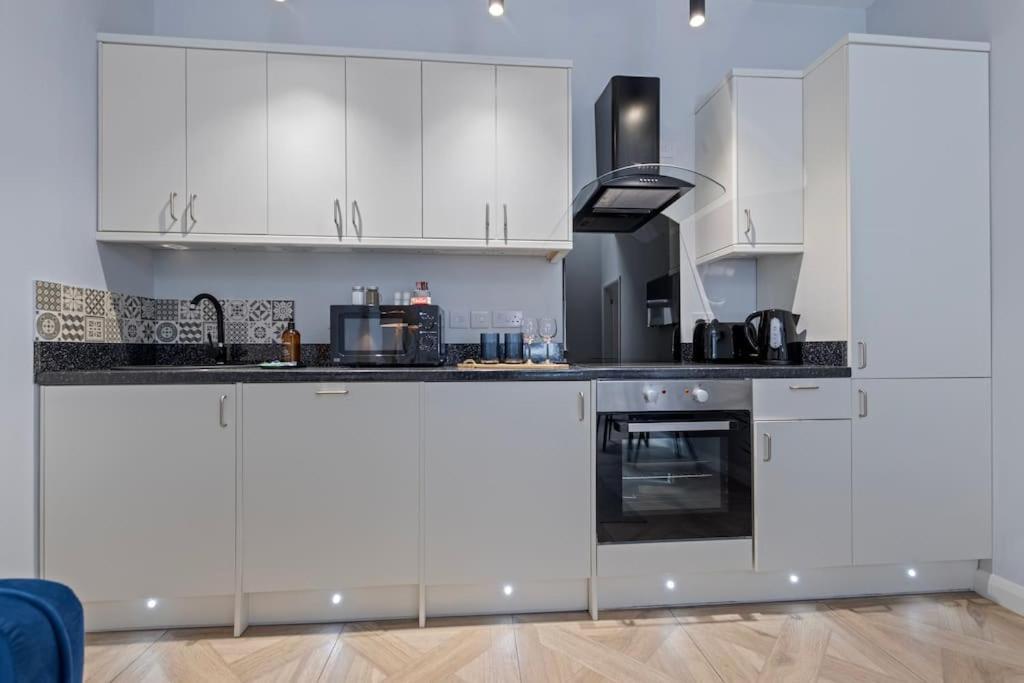 Modern Apartment Off-Road Parking-Twin Room Suite 4 Nottingham Exteriör bild