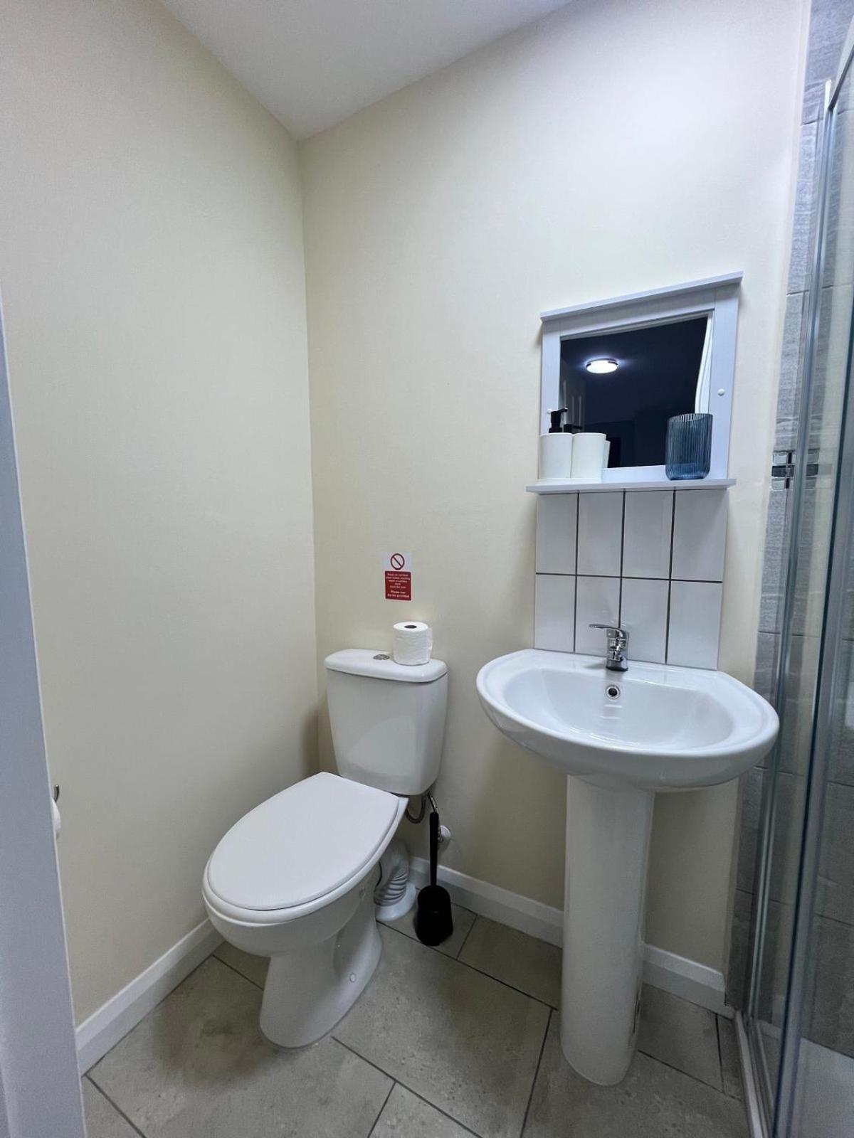 Modern Apartment Off-Road Parking-Twin Room Suite 4 Nottingham Exteriör bild